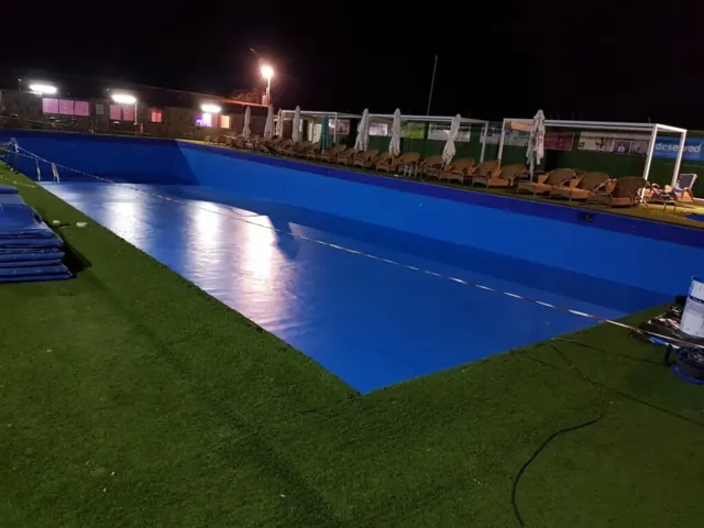 Piscina impermeabilizada y pintada
